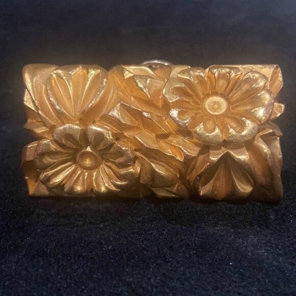 Vintage America Jewelry - Vintage Bakelite Floral Bar Brooch